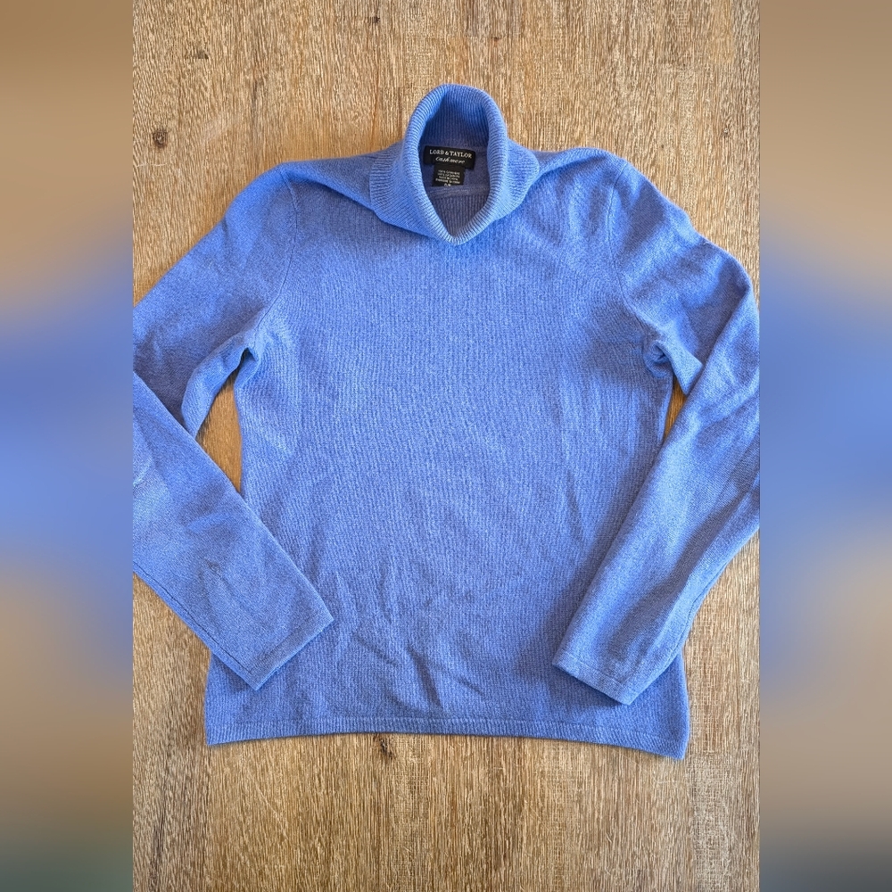 LORD & TAYLOR CASHMERE Turtleneck Lavender Blue Size S